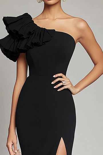 Robe de gala noire à volants sirène en satin avec fente